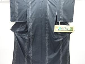 未使用品　奥順製　幾何学模様織り出し本場結城紬100亀甲着物(石下)(はたおり娘)